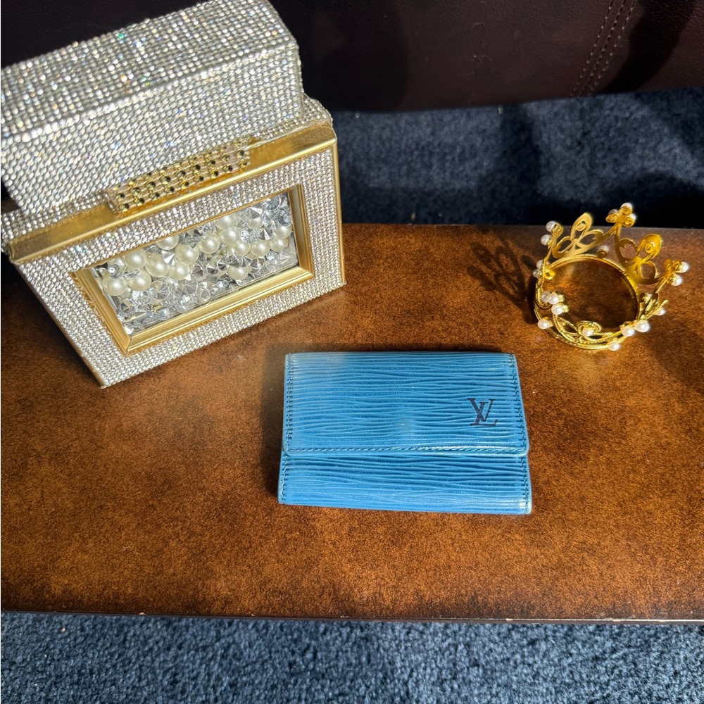 Louis Vuitton Multi Key Holder Snap Closure